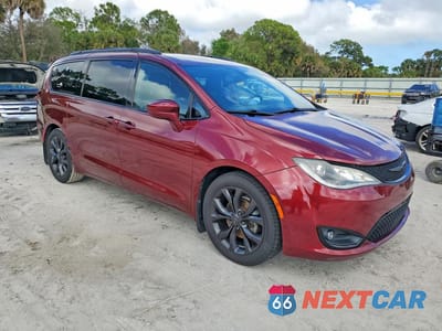 Czwarte zdjęcie samochodu z boku: 2019 CHRYSLER PACIFICA TOURING PLUS VIN:2C4RC1FG1KR733062 - miniatura