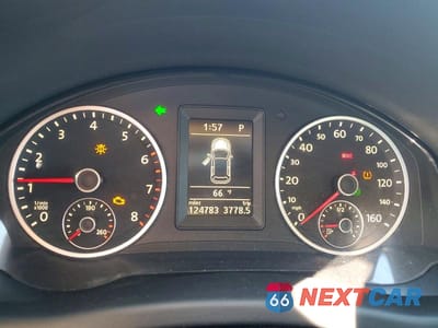 Zdjęcie 9 z 12 samochodu: 2011 VOLKSWAGEN TIGUAN S VIN:WVGAV7AX4BW510082 - miniatura