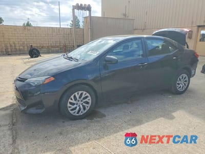 2018 TOYOTA COROLLA 2T1BURHE6JC122631 - główne zdjęcie licytacji z USA - miniatura