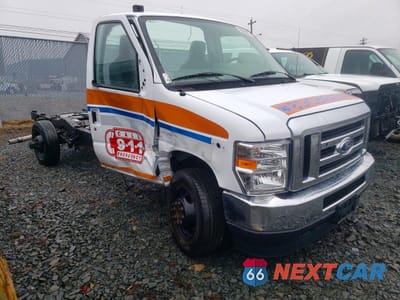 2023 FORD ECONOLINE E350 SUPER DUTY CUTAWAY VAN 1FDWE3FN5PDD35639 - główne zdjęcie licytacji z USA - miniatura
