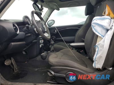 Zdjęcie 7 z 13 samochodu: 2010 MINI COOPER S VIN:WMWMF7C58ATZ34551 - miniatura