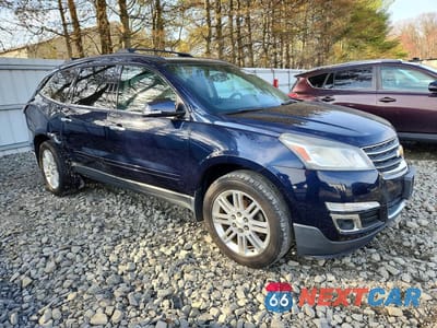 Czwarte zdjęcie samochodu z boku: 2015 CHEVROLET TRAVERSE LT VIN:1GNKRGKD8FJ388984 - miniatura