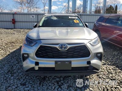 Piąte zdjęcie samochodu w środku: 2023 TOYOTA HIGHLANDER HYBRID XLE VIN:5TDKARAH3PS518402 - miniatura