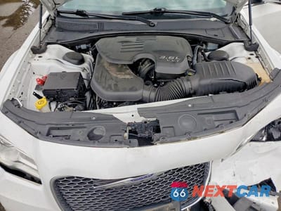 Zdjęcie 11 z 13 samochodu: 2019 CHRYSLER 300 LIMITED VIN:2C3CCAKG2KH631534 - miniatura