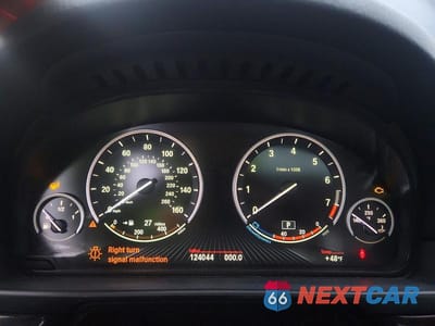 Zdjęcie 9 z 11 samochodu: 2013 BMW 528 XI VIN:WBAXH5C52DD108546 - miniatura