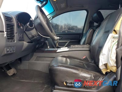 Zdjęcie 7 z 11 samochodu: 2015 NISSAN TITAN SL VIN:1N6AA0EC1FN505560 - miniatura