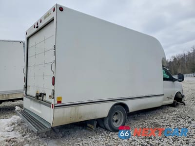 Trzecie zdjęcie samochodu z tyłu: 2018 CHEV EXPRESS VIN:1GB3GSCGXJ1285545 - miniatura