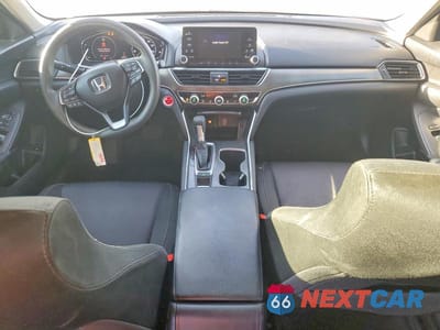 Zdjęcie 8 z 12 samochodu: 2018 HONDA ACCORD LX VIN:1HGCV1F17JA190543 - miniatura