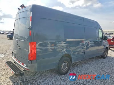 Trzecie zdjęcie samochodu z tyłu: 2019 MERCEDES BENZ SPRINTER 2500/3500 DELIVERY VAN VIN:WD4PF1CD4KP113029 - miniatura