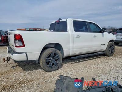 Trzecie zdjęcie samochodu z tyłu: 2022 RAM 1500 BIG HORN VIN:1C6SRFFM1NN317458 - miniatura
