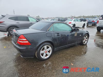 Trzecie zdjęcie samochodu z tyłu: 1999 MERCEDES-BENZ SLK-CLASS VIN:WDBKK47FXXF121936 - miniatura
