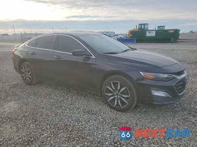 Czwarte zdjęcie samochodu z boku: 2020 CHEVROLET MALIBU RS VIN:1G1ZG5ST3LF118786 - miniatura