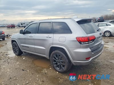 Drugie zdjęcie samochodu z przodu: 2020 JEEP GRAND CHEROKEE LAREDO VIN:1C4RJFAG5LC198371 - miniatura