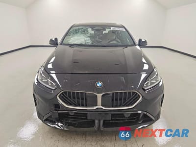 Piąte zdjęcie samochodu w środku: 2026 BMW 228 VIN:WBA83GG06T7T53747 - miniatura