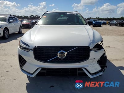 Piąte zdjęcie samochodu w środku: 2024 VOLVO XC60 CORE VIN:YV4L12RK5R1715757 - miniatura