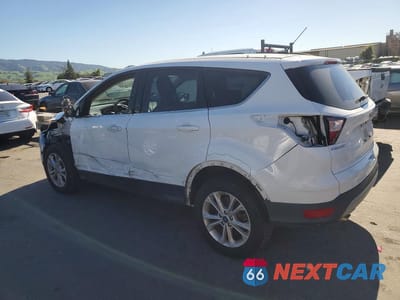 Drugie zdjęcie samochodu z przodu: 2018 FORD ESCAPE SE VIN:1FMCU0GD9JUA35555 - miniatura