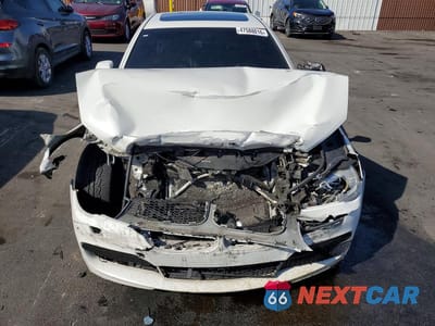 Piąte zdjęcie samochodu w środku: 2013 BMW 740 I VIN:WBAYA6C56DD143380 - miniatura