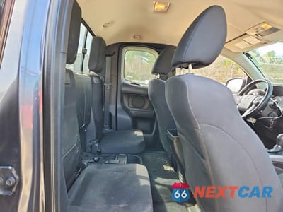 Zdjęcie 10 z 12 samochodu: 2016 TOYOTA TACOMA SR5 VIN:5TFSX5EN4GX044607 - miniatura