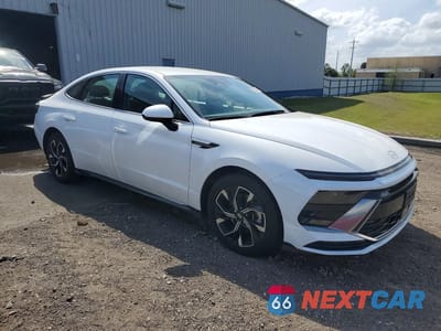 Czwarte zdjęcie samochodu z boku: 2025 HYUNDAI SONATA SEL VIN:KMHL64JA4SA428480 - miniatura