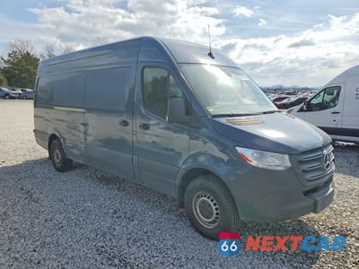 Czwarte zdjęcie samochodu z boku: 2019 MERCEDES BENZ SPRINTER 2500/3500 DELIVERY VAN VIN:WD4PF1CD4KP113029 - miniatura