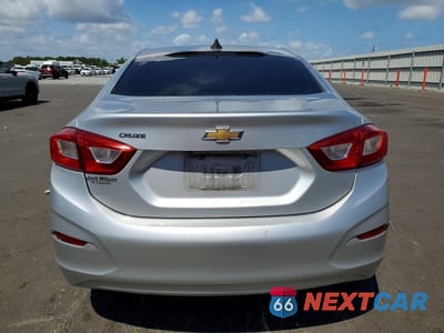 Zdjęcie 6 z 11 samochodu: 2018 CHEVROLET CRUZE LS VIN:1G1BC5SM0J7188615 - miniatura