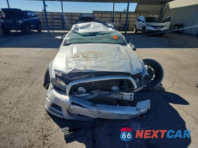 Piąte zdjęcie samochodu w środku: 2014 FORD MUSTANG GT VIN:1ZVBP8CFXE5299121 - miniatura