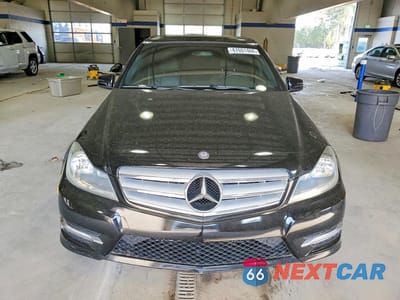 Piąte zdjęcie samochodu w środku: 2013 MERCEDES-BENZ C 300 4MATIC VIN:WDDGF8AB1DR259129 - miniatura