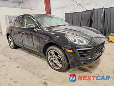 Czwarte zdjęcie samochodu z boku: 2015 PORSCHE MACAN VIN:WP1AB2A53FLB50940 - miniatura