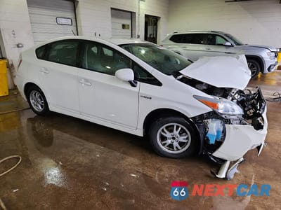 Czwarte zdjęcie samochodu z boku: 2011 TOYOTA PRIUS THREE VIN:JTDKN3DU8B5335697 - miniatura