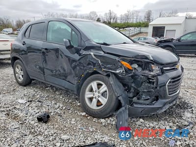 Czwarte zdjęcie samochodu z boku: 2021 CHEVROLET TRAX LS VIN:KL7CJKSB6MB301450 - miniatura