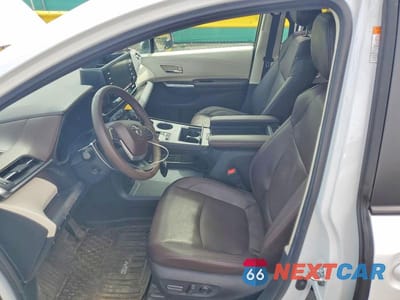Zdjęcie 7 z 13 samochodu: 2024 TOYOTA SIENNA PLATINUM 7-PASSENGER VIN:5TDESKFC3RS125369 - miniatura