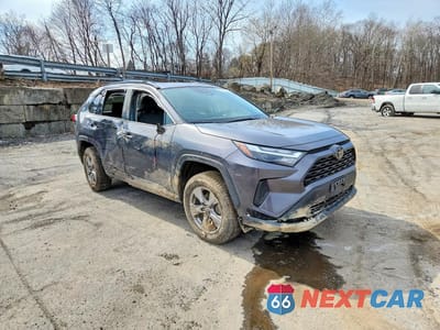 Czwarte zdjęcie samochodu z boku: 2024 TOYOTA RAV4 XLE VIN:2T3P1RFV6RC413084 - miniatura