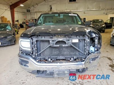 Piąte zdjęcie samochodu w środku: 2018 GMC SIERRA VIN:3GTU2LEC0JG414134 - miniatura