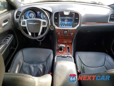 Zdjęcie 8 z 11 samochodu: 2012 CHRYSLER 300 VIN:2C3CCAAG7CH166560 - miniatura