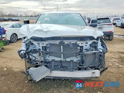 Piąte zdjęcie samochodu w środku: 2025 TOYOTA TUNDRA PLATINUM VIN:5TFWA5EC4SX042401 - miniatura