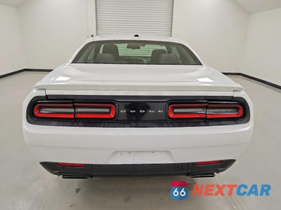 Zdjęcie 6 z 13 samochodu: 2015 DODGE CHALLENGER SXT VIN:2C3CDZAT1FH702660 - miniatura