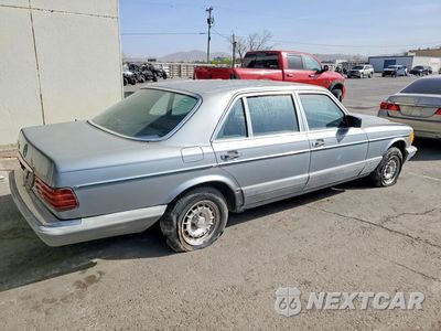Trzecie zdjęcie samochodu z tyłu: 1983 MERCEDES BENZ 380 SEL VIN:WDBCA33A6DB045551 - miniatura