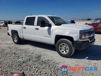 Czwarte zdjęcie samochodu z boku: 2018 CHEVROLET SILVERADO K1500 VIN:3GCUKNEC1JG497763 - miniatura
