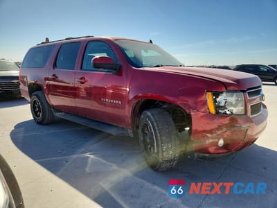 Czwarte zdjęcie samochodu z boku: 2013 CHEVROLET SUBURBAN K1500 LT VIN:1GNSKJE77DR205807 - miniatura