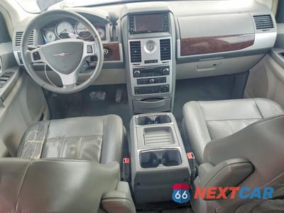 Zdjęcie 8 z 12 samochodu: 2010 CHRYSLER TOWN & COUNTRY TOURING VIN:2A4RR5D16AR241138 - miniatura