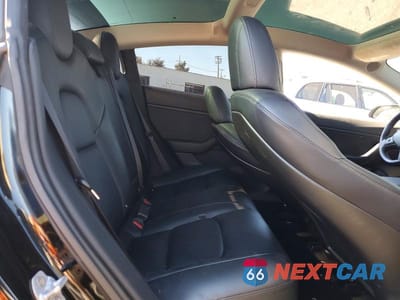 Zdjęcie 10 z 12 samochodu: 2018 TESLA MODEL 3 VIN:5YJ3E1EA4JF165817 - miniatura