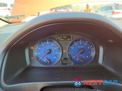 Zdjęcie 9 z 12 samochodu: 2011 VOLVO C30 T5 VIN:YV1672MK6B2199005 - miniatura