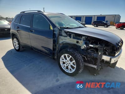 Czwarte zdjęcie samochodu z boku: 2016 JEEP CHEROKEE LATITUDE VIN:1C4PJLCB3GW324691 - miniatura