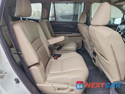 Zdjęcie 11 z 12 samochodu: 2020 HONDA PILOT TOURING VIN:5FNYF6H69LB022579 - miniatura