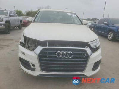 Piąte zdjęcie samochodu w środku: 2017 AUDI Q3 PREMIUM VIN:WA1BCCFSXHR013852 - miniatura