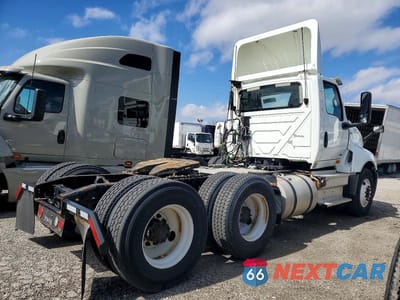 Czwarte zdjęcie samochodu z boku: 2019 INTERNATIONAL LT625 VIN:3HSDZTZRXKN717078 - miniatura