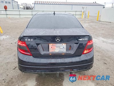 Zdjęcie 6 z 12 samochodu: 2010 MERCEDES-BENZ C 63 AMG VIN:WDDGF7HB4AF401826 - miniatura