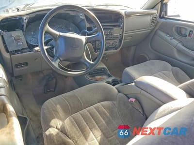 Zdjęcie 8 z 12 samochodu: 2000 CHEVROLET S TRUCK S10 VIN:1GCCT19W9Y8182571 - miniatura