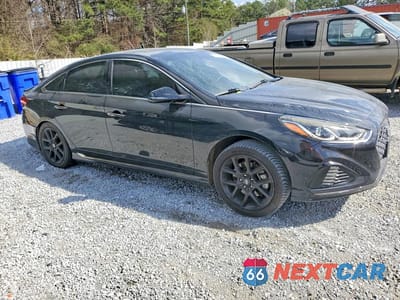 Czwarte zdjęcie samochodu z boku: 2018 HYUNDAI SONATA SPORT 2.0T VIN:5NPE34AB3JH658890 - miniatura