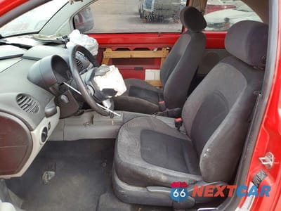 Zdjęcie 7 z 12 samochodu: 2000 VOLKSWAGEN NEW BEETLE GL VIN:3VWBA21C9YM405189 - miniatura